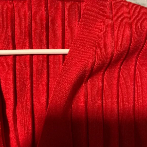 Red cardigan with plunge v neck - Picture 3 of 6